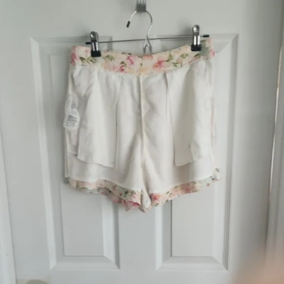 Abercrombie & Fitch Linen Blend Floral Shorts - Picture 6 of 7